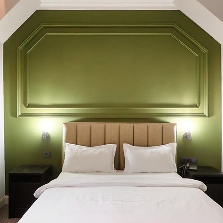 Grand Opera Hotel Alma-Ata Buitenkant foto