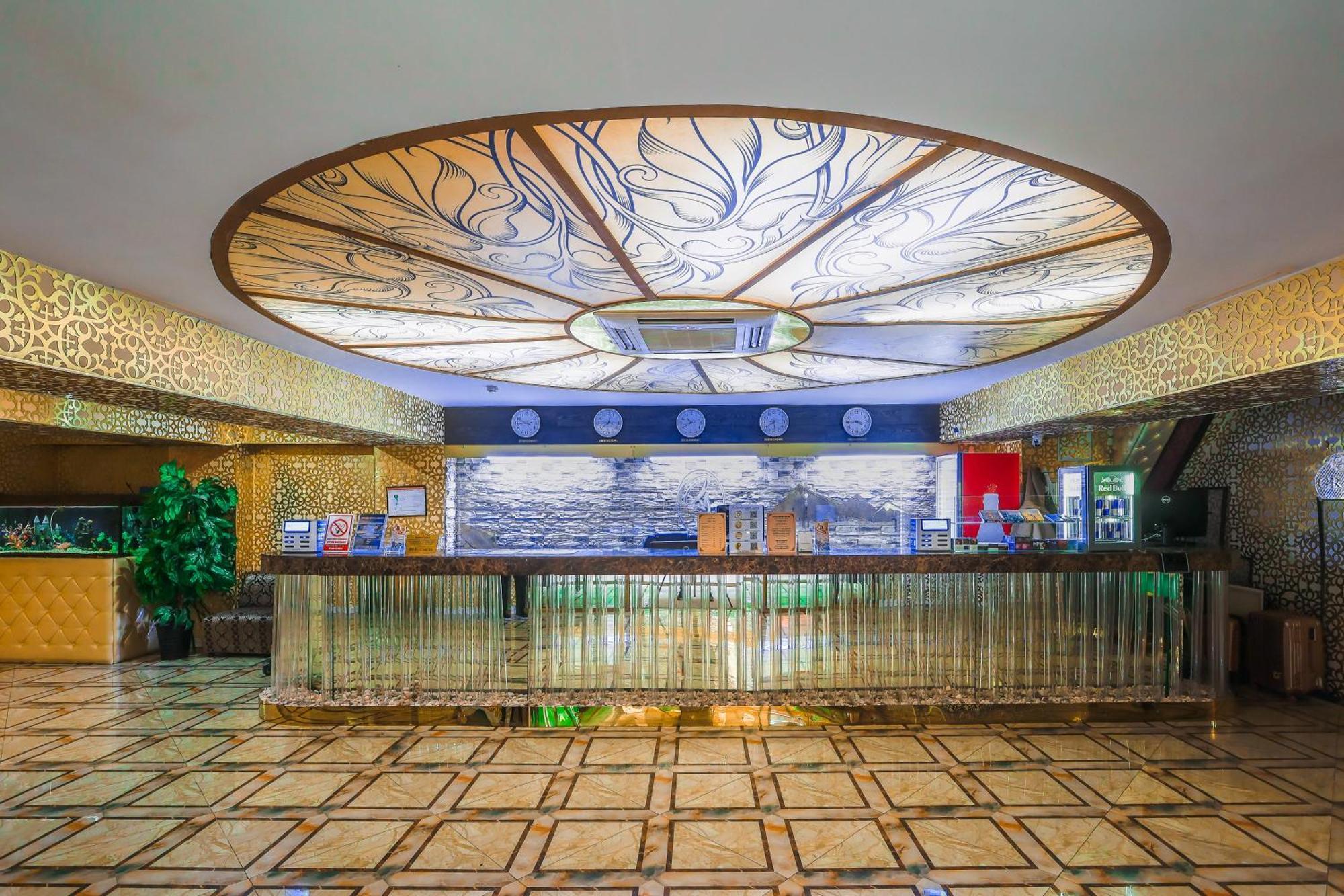 Grand Opera Hotel Alma-Ata Buitenkant foto