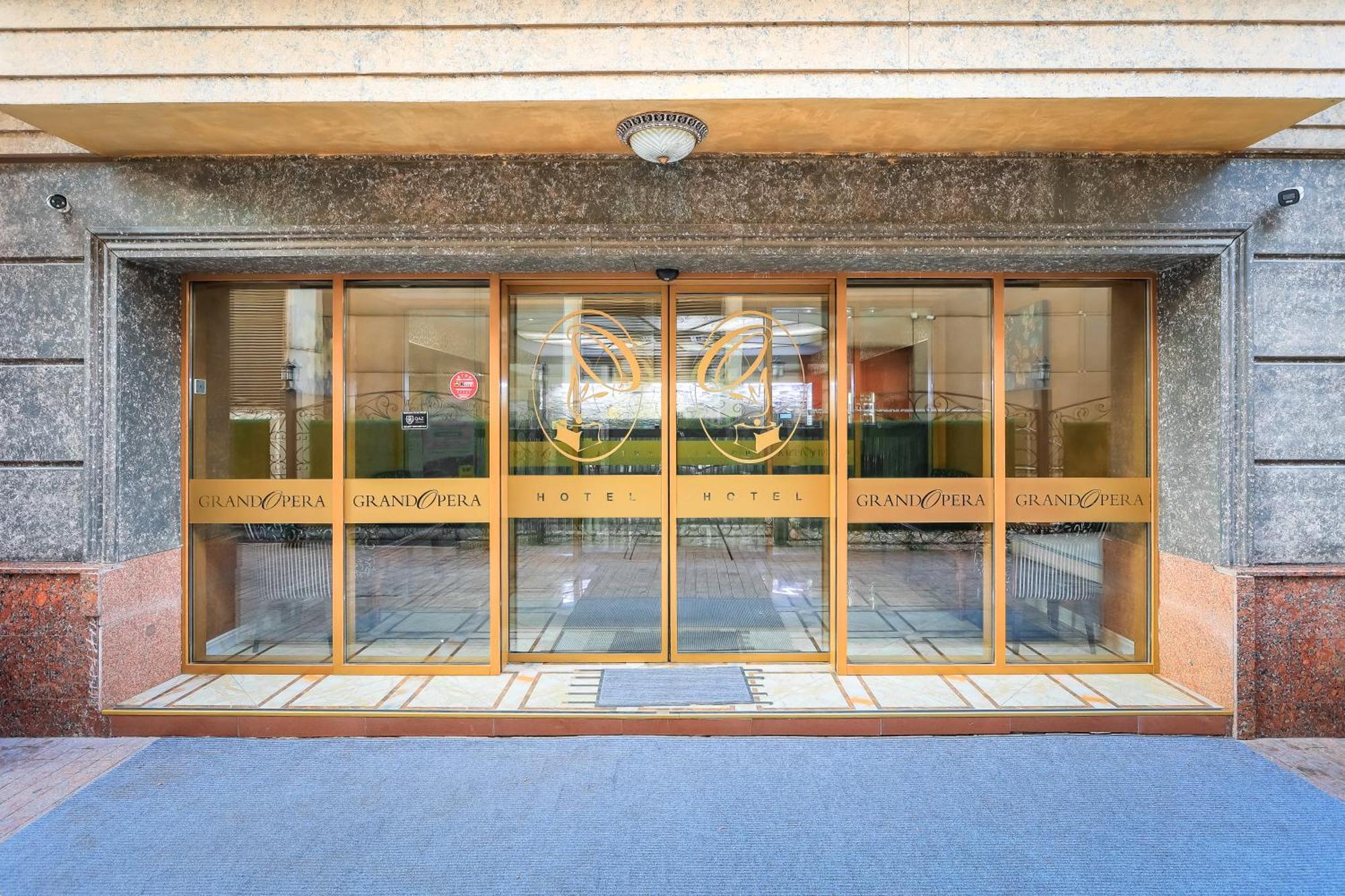 Grand Opera Hotel Alma-Ata Buitenkant foto