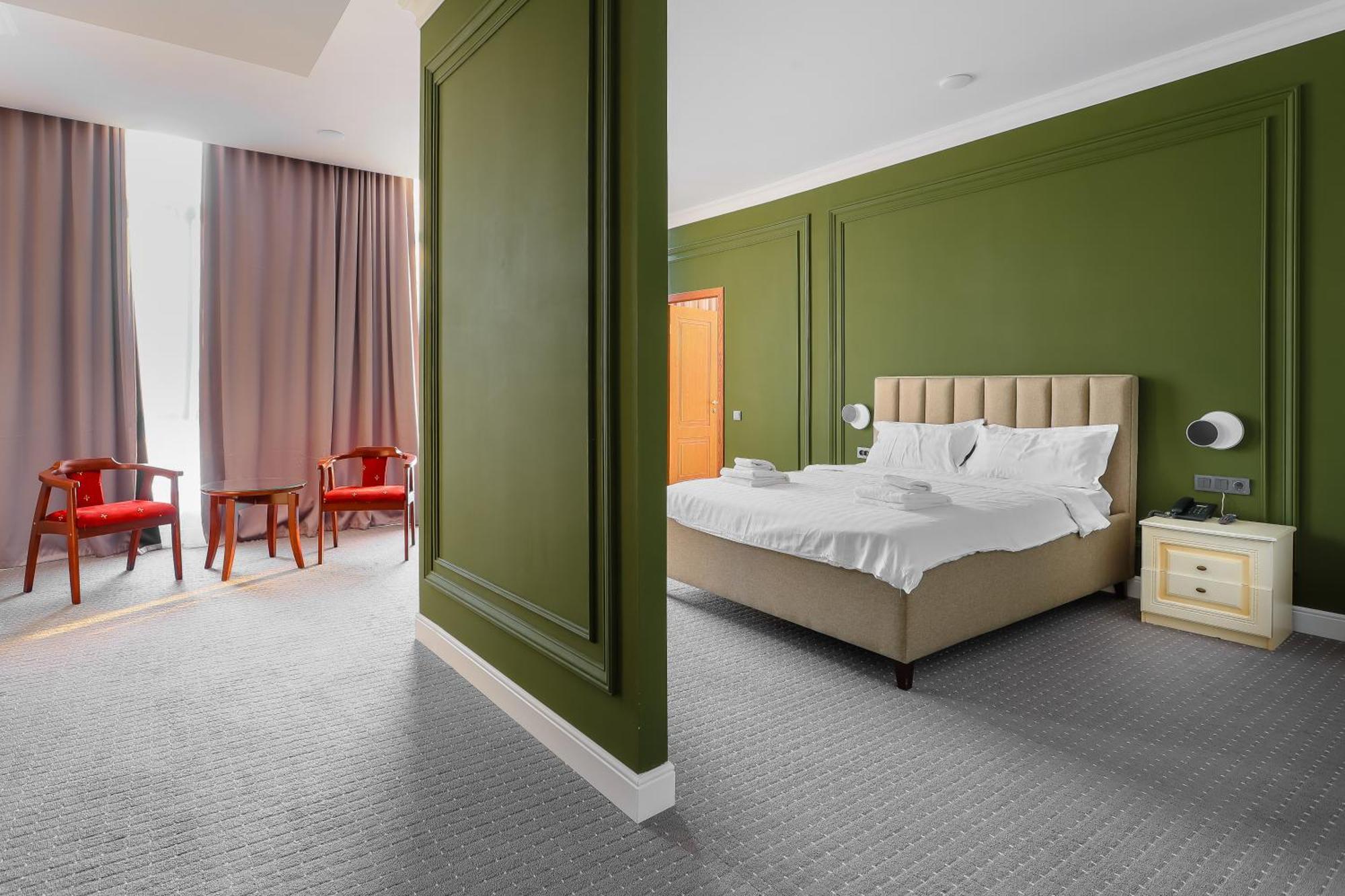 Grand Opera Hotel Alma-Ata Buitenkant foto