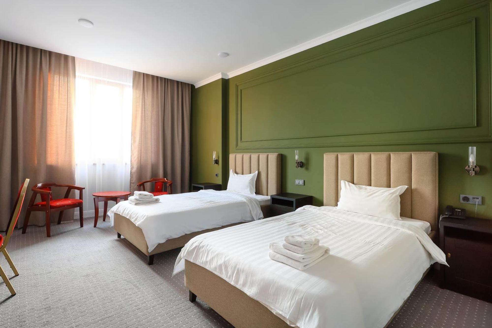 Grand Opera Hotel Alma-Ata Buitenkant foto