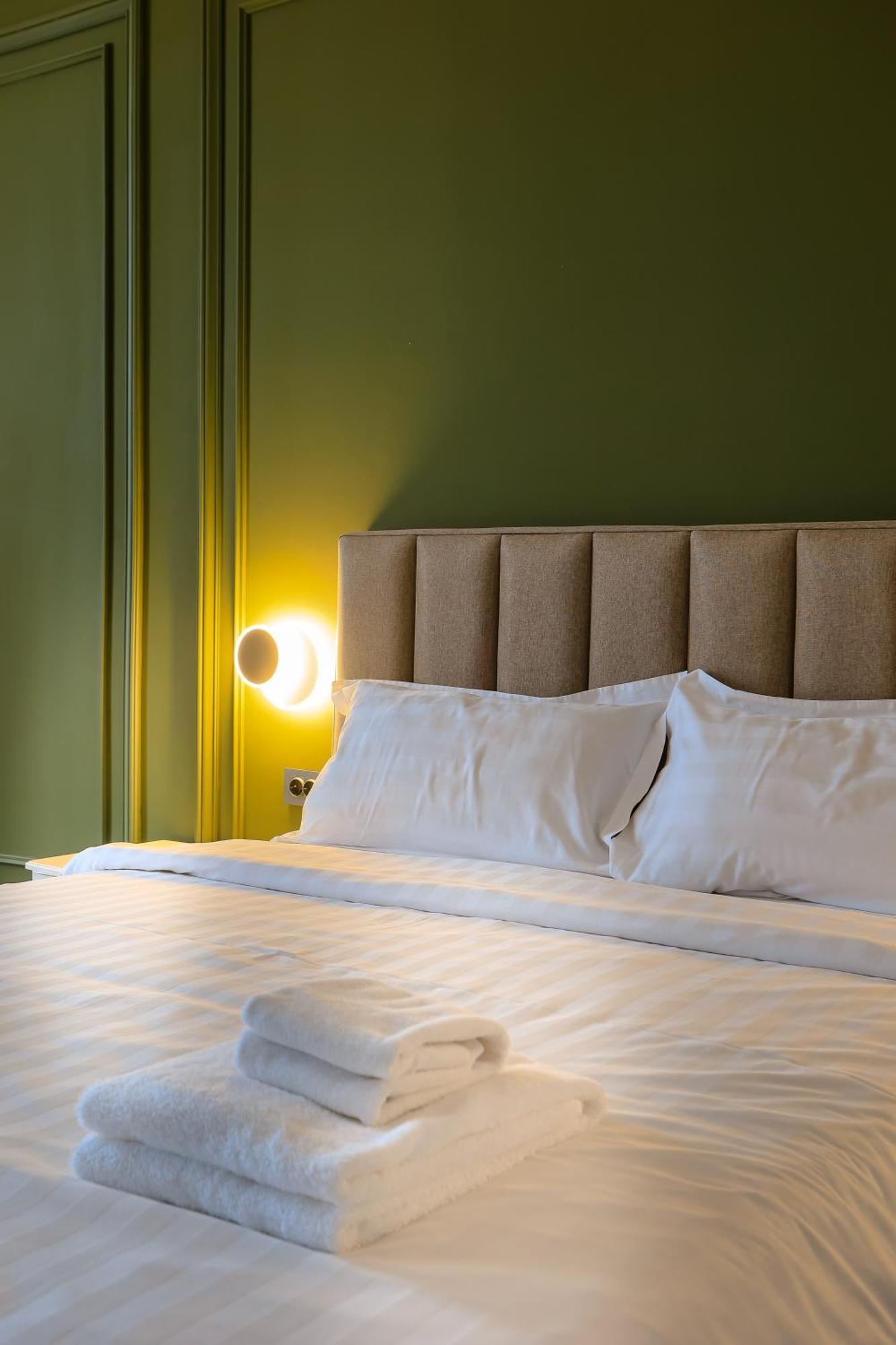 Grand Opera Hotel Alma-Ata Buitenkant foto